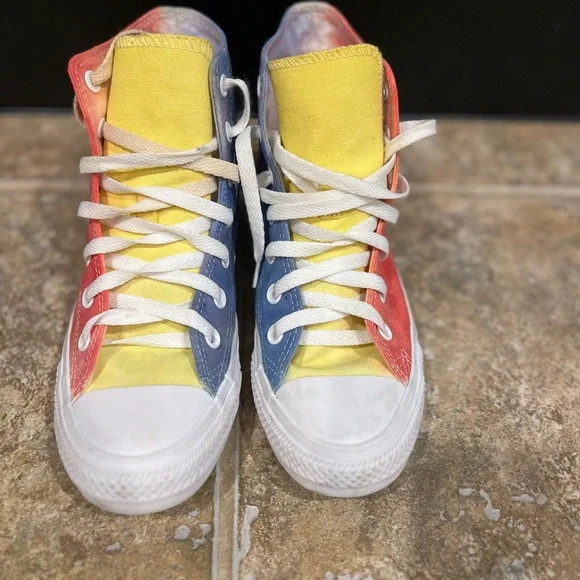 Custom converse shoes men’s size 6 women's size 8
Only wore one time. - Picture 2 of 7